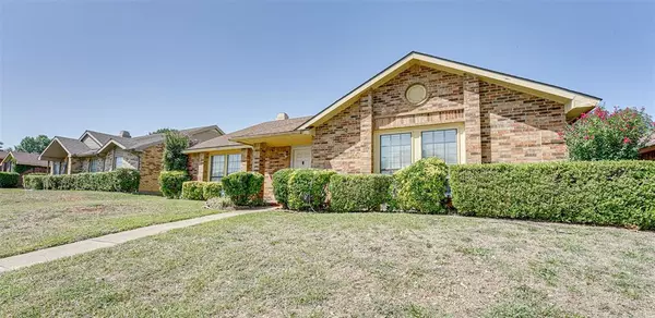 Garland, TX 75040,2933 Kingswood Drive