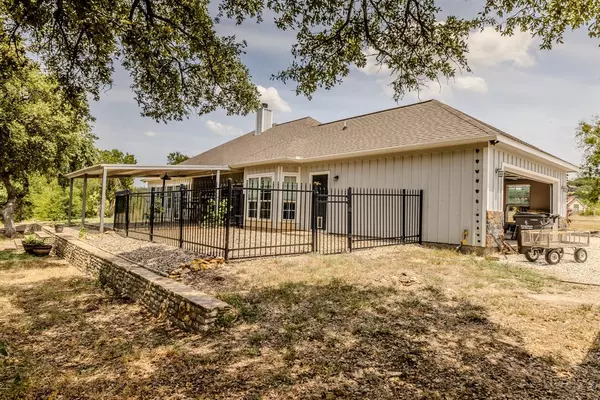 Graford, TX 76449,513 Frog Branch Court