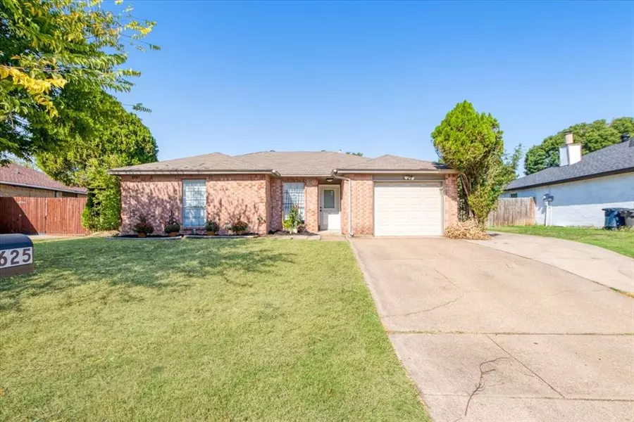 4625 Wineberry Drive, Fort Worth, TX 76137