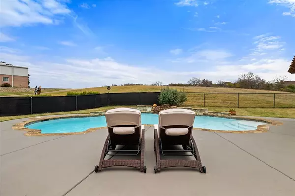 9119 Bellechase Road, Granbury, TX 76049