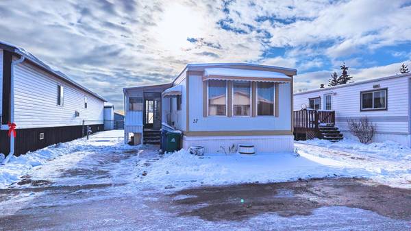 Calgary, AB T2A 7X2,1104 84 ST Northeast #57