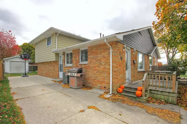 Sarnia, ON N7S 4K7,346 Trudeau DR