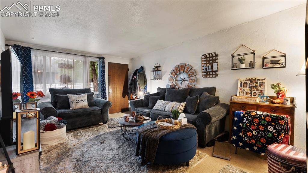 Colorado Springs, CO 80907,905 E 2nd ST