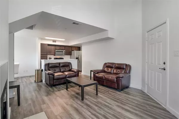 Dallas, TX 75243,9829 Walnut Street #210