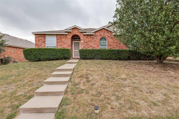 733 Courson Drive,  Desoto,  TX 75115