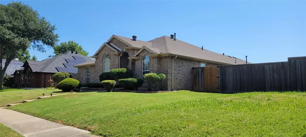 3406 Lake Highlands Drive, Rowlett, TX 75088