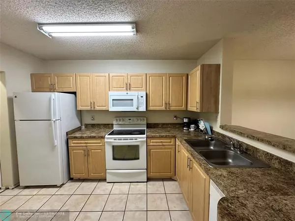 Coral Springs, FL 33071,11233 W Atlantic Blvd  #306