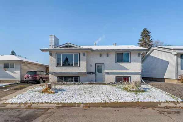 352 Lysander PL Southeast, Calgary, AB T2C 1M1