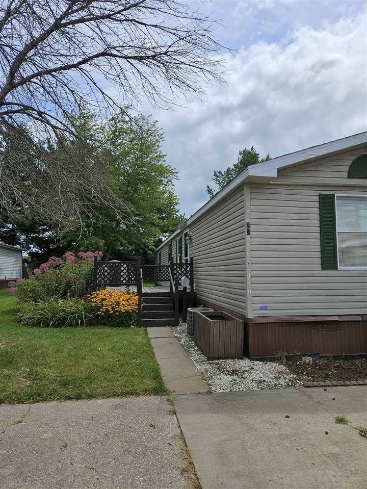 22 Erobi Lane, Iowa City, IA 52240