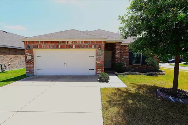 9920 Amosite Drive, Fort Worth, TX 76131