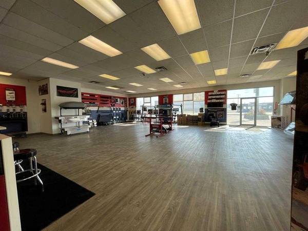 Grande Prairie, AB T8V 2N5,11308 100 ST #101