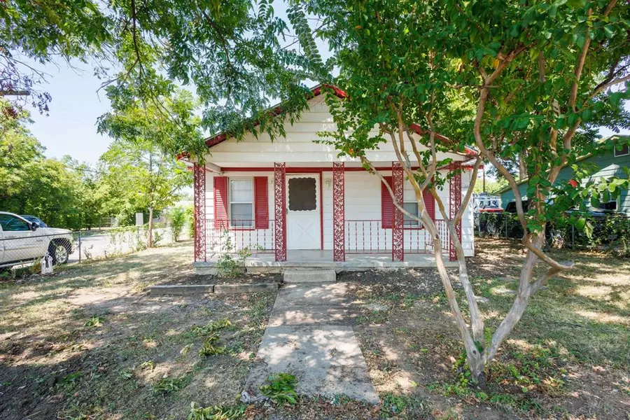 3701 N Crump Street, Fort Worth, TX 76106