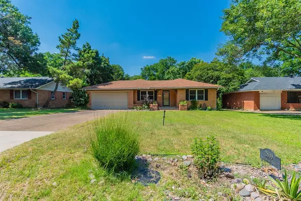 2809 Southwood Drive, Dallas, TX 75233