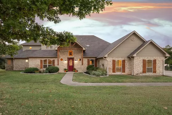 605 Sunset Point, Kerens, TX 75144