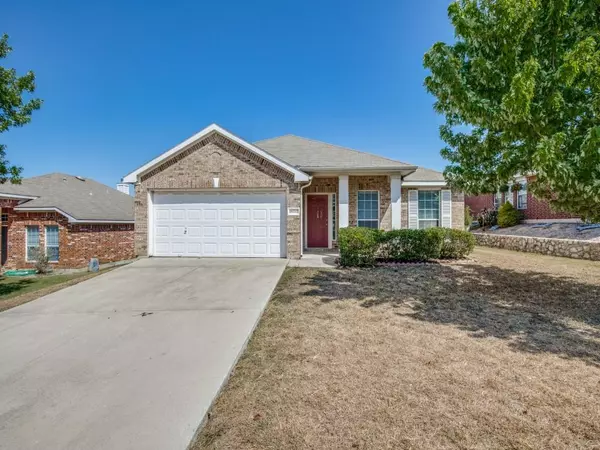 10312 Hogan Drive, Benbrook, TX 76126