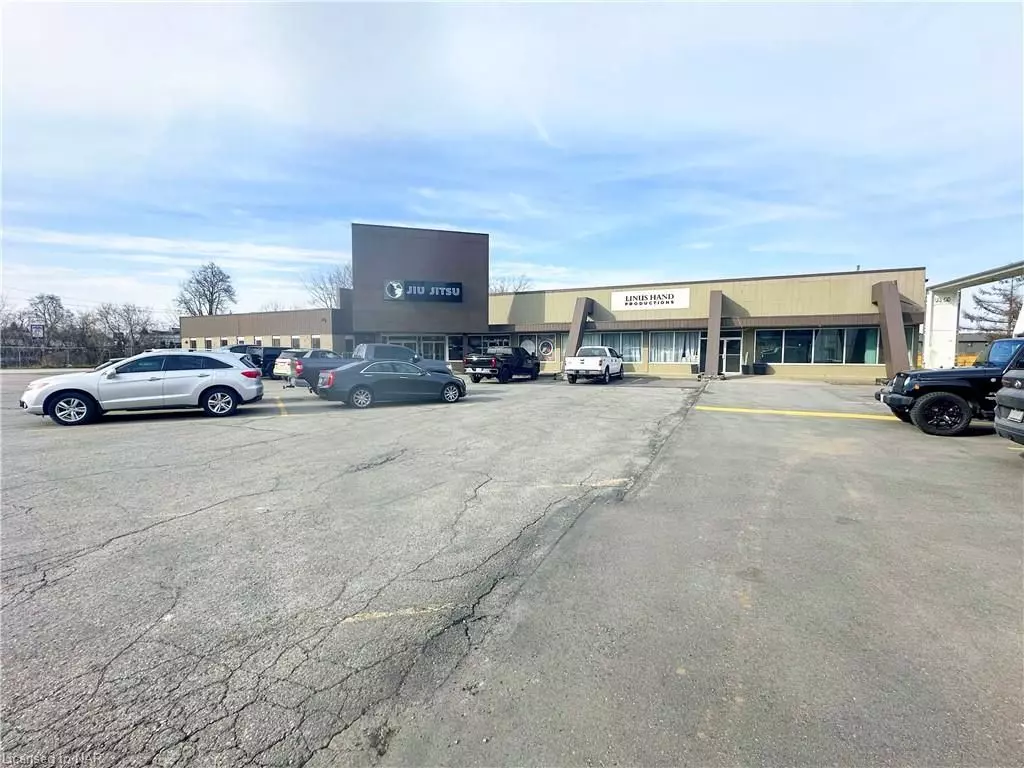 Niagara Falls, ON L2E 6A8,4536 PORTAGE RD N #1