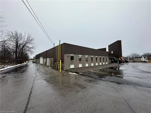 Niagara Falls, ON L2E 6A8,4536 PORTAGE RD N #1