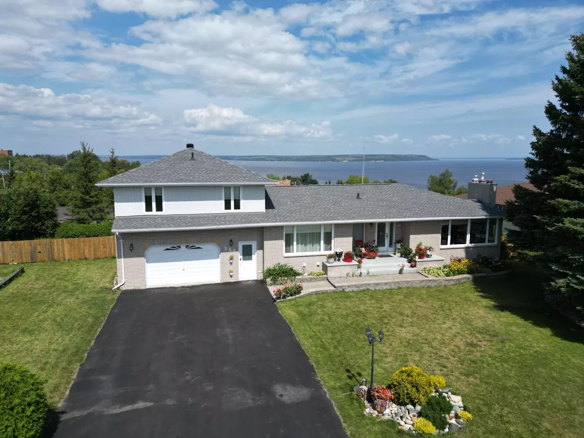 Temiskaming Shores, ON P0J 1K0,251 Lawlor ST