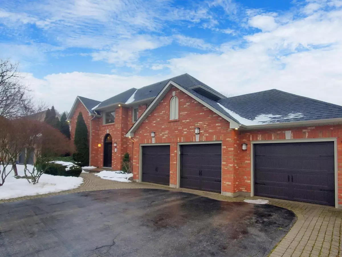 Hamilton, ON L0R 1H0,10 Elderberry LN