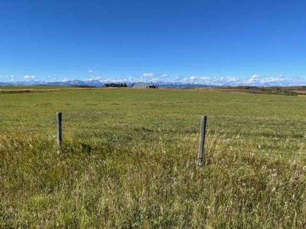 Rural Foothills County, AB T0L 1H0,144133 530 AVE West #10