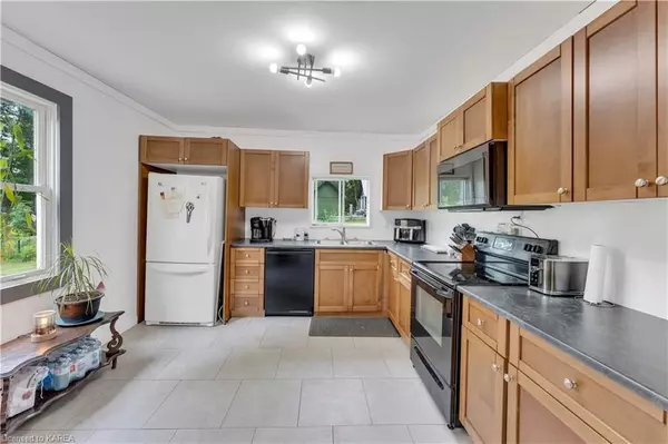 Addington Highlands, ON K0H 1P0,3455 FLINTON RD