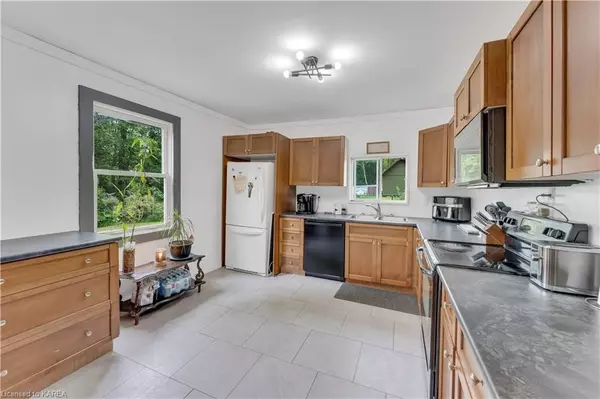 Lennox & Addington, ON K0H 1P0,3455 FLINTON RD