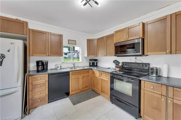 Addington Highlands, ON K0H 1P0,3455 FLINTON RD