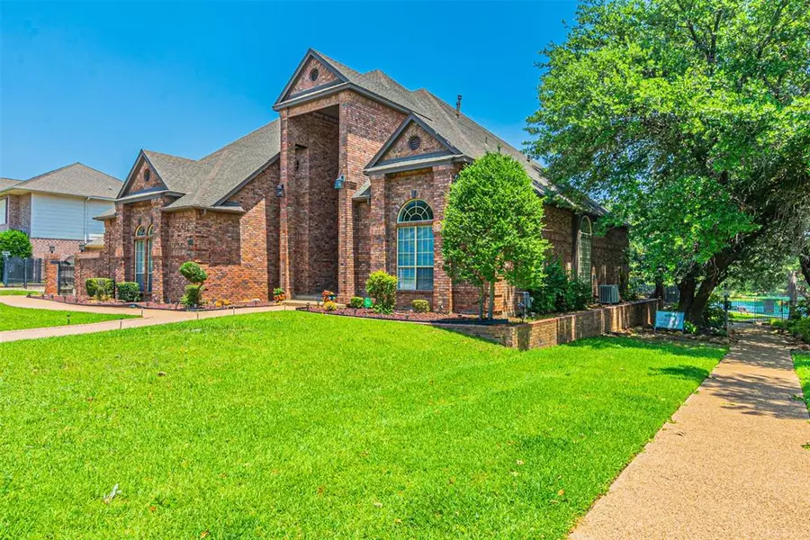 5205 Vicksburg Drive, Arlington, TX 76017