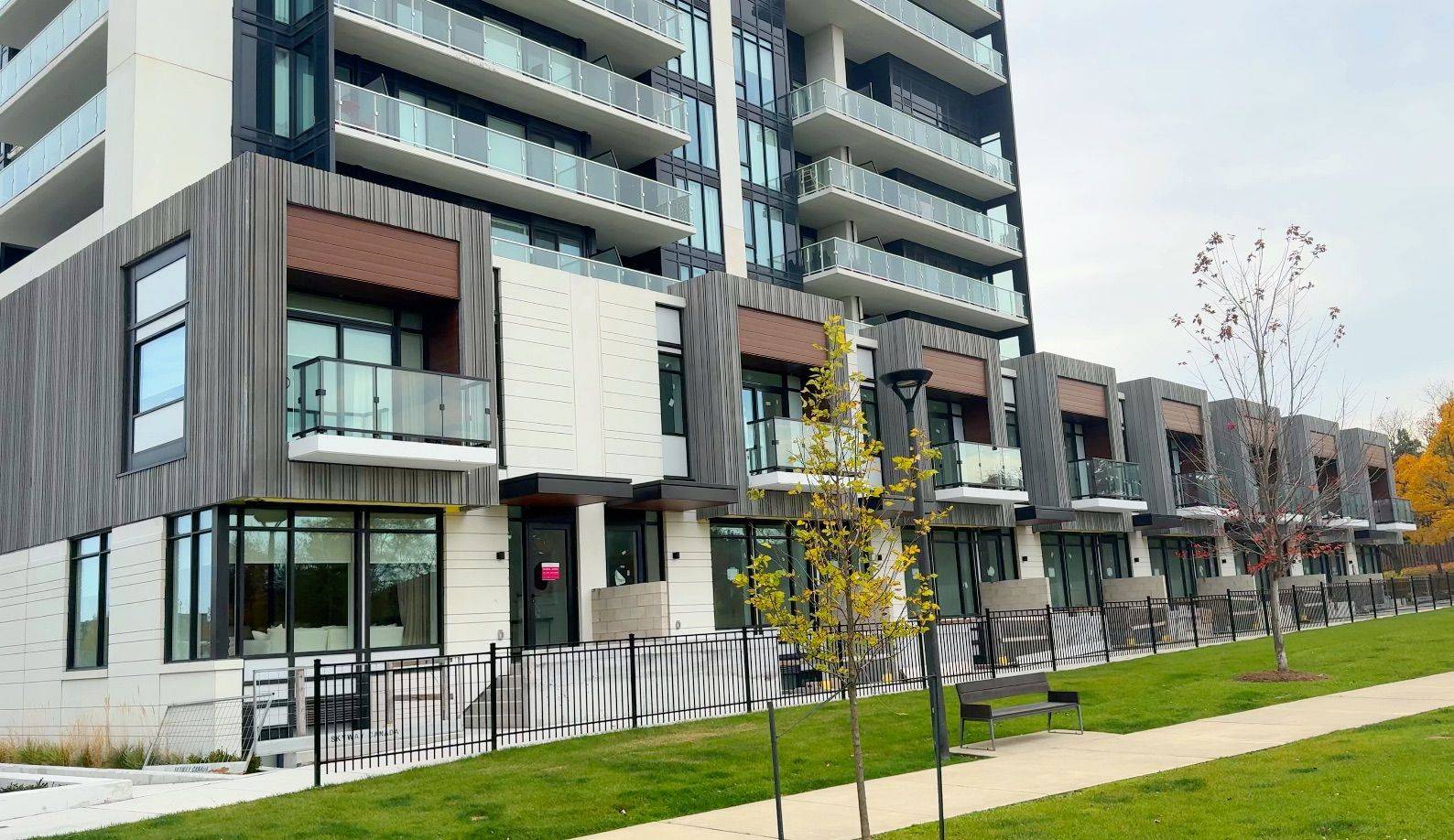 20 O'Neill RD #TH101, Toronto C13, ON M3C 0R2