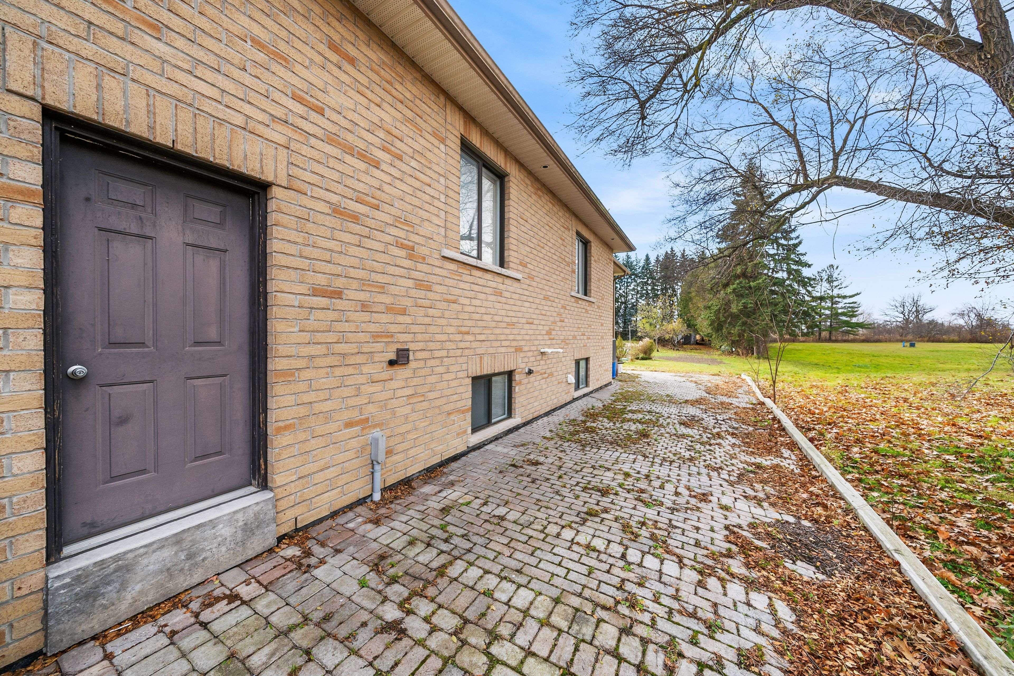 Vaughan, ON L4L 1A7,40 Simmons ST