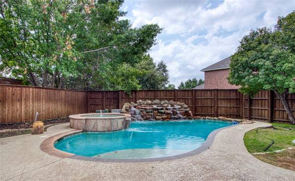 6300 High Cliff Drive, The Colony, TX 75056