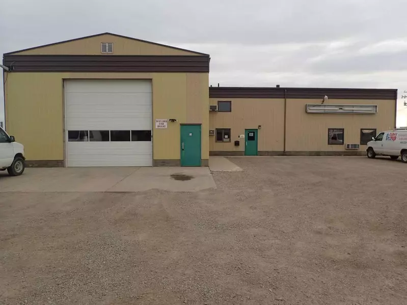 6010 64 AVE, Taber, AB T1G 2B9