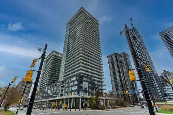 Mississauga, ON L5B 0G7,360 Square One DR #2412