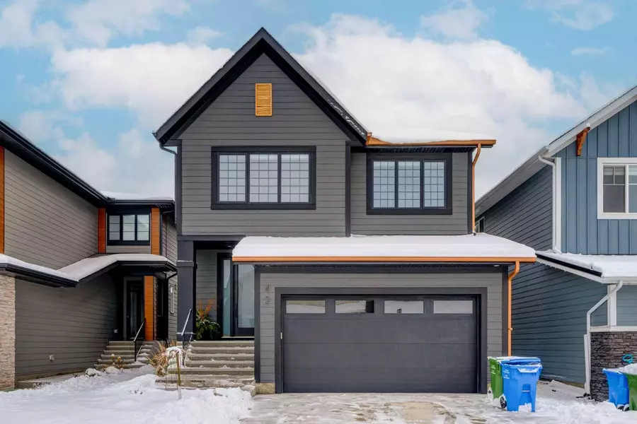 42 Westmore PARK Southwest, Calgary, AB T3A 6H9