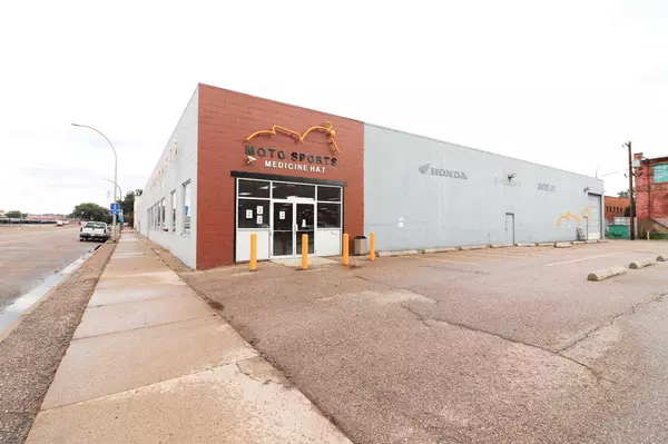 521D North Railway ST Southeast, Medicine Hat, AB T1A 2Z8