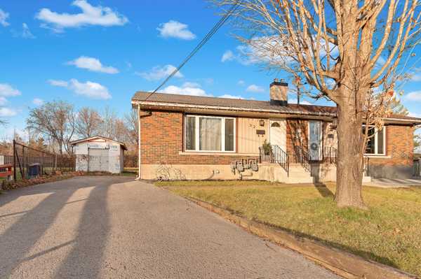 52 Morden CRES, Loyalist, ON K7M 1K2