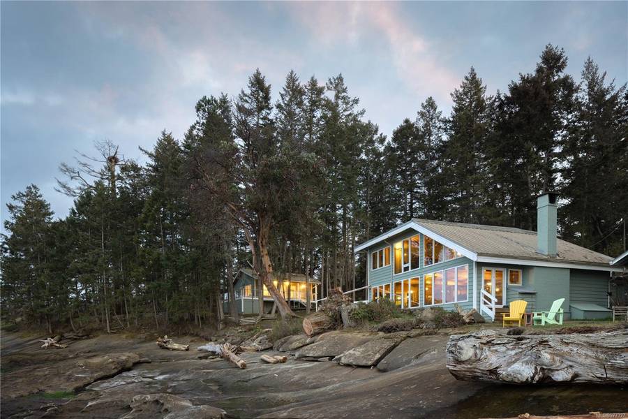 281 Bellhouse Rd, Galiano Island, BC V0N 1P0