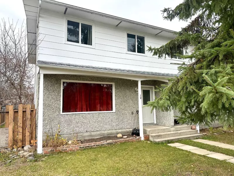 19 Baxter CRES, Whitecourt, AB T7S 1E5