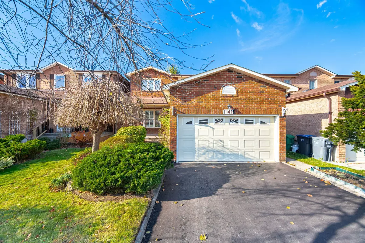 Mississauga, ON L5R 1J7,141 Kingsbridge Garden CIR