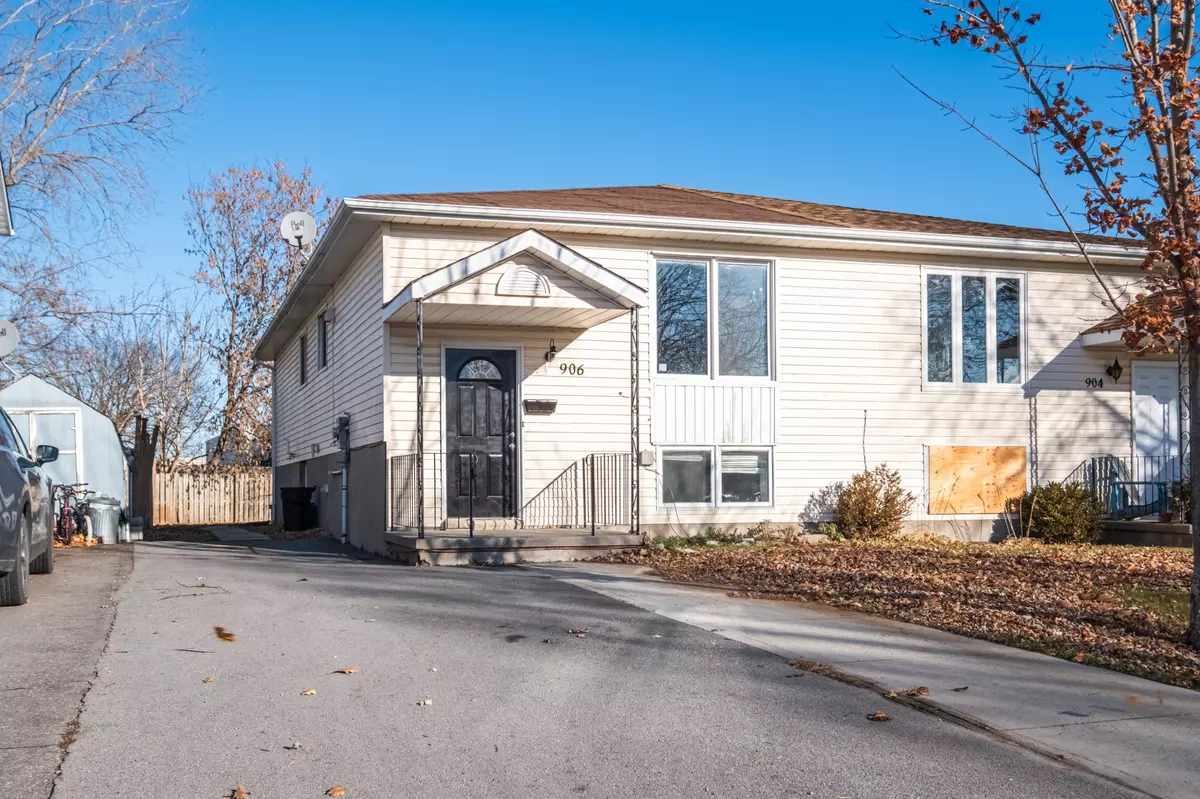 Kingston, ON K7M 8K9,906 Uxbridge CRES