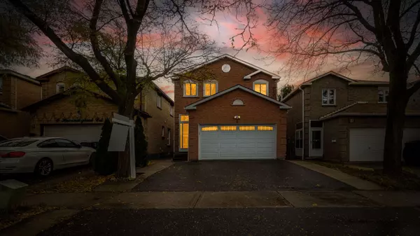 8 Hummingbird CT, Brampton, ON L6Y 3N7