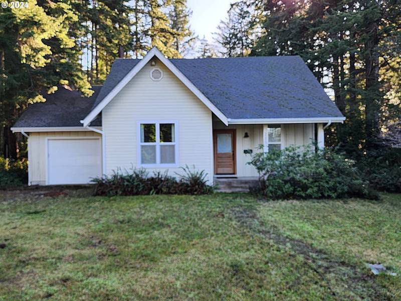 225 18TH ST, Port Orford, OR 97465