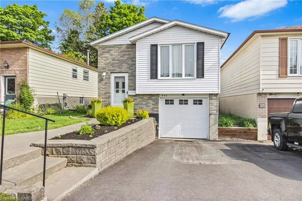 Kingston, ON K7P 1J7,946 OLD COLONY RD