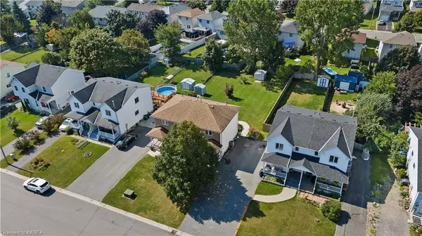 Loyalist, ON K7N 1Y3,42 MCKEOWN CRES