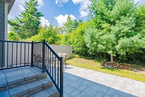 Barrhaven, ON K2J 5Y1,171 HIGHBURY PARK DR