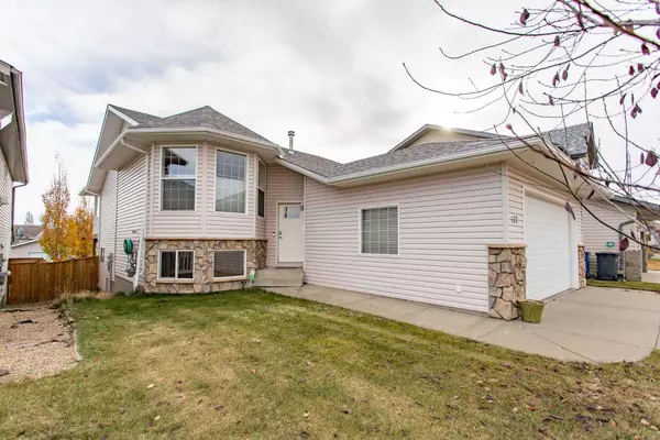 122 Langford CRES,  Red Deer,  AB T4R3E5