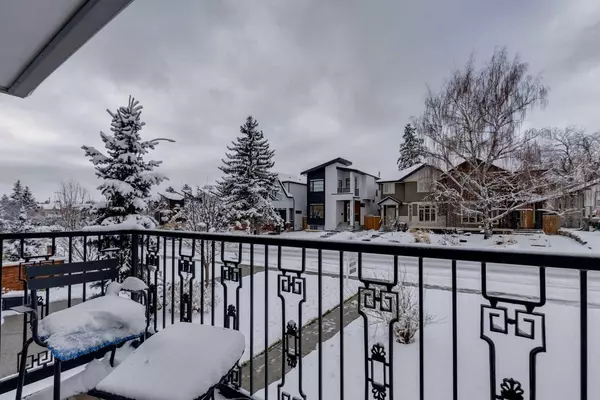 Calgary, AB T3E 1Z2,2416 25A ST SW