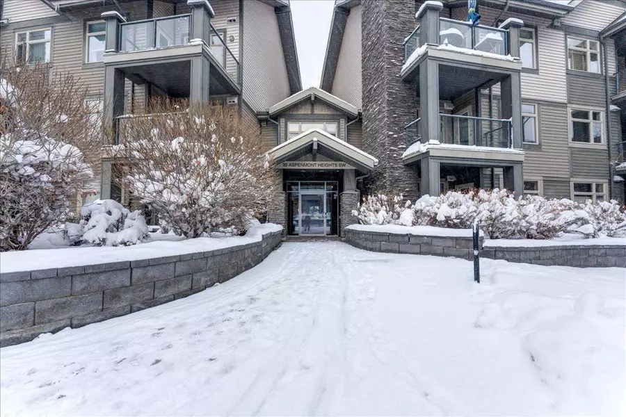 35 Aspenmont HTS Southwest #311, Calgary, AB T3H0E5