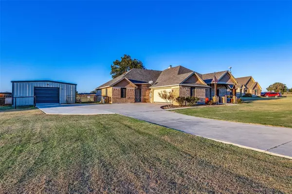 213 Savannah Drive, Weatherford, TX 76087