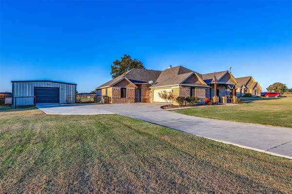 213 Savannah Drive, Weatherford, TX 76087